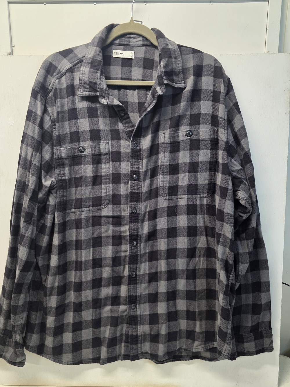 Sonoma Goods For Life Men’s XL Flannel Shirt Black Gray Buffalo Plaid Button Up